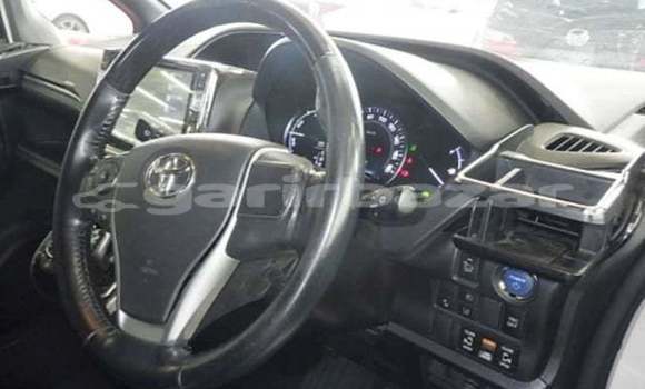 কেনা আমদানি Toyota Esquire White গাড়ী মধ্যে ঢাকা মধ্যে Dhaka কেনা আমদানি Toyota Esquire White গাড়ী মধ্যে ঢাকা মধ্যে Dhaka