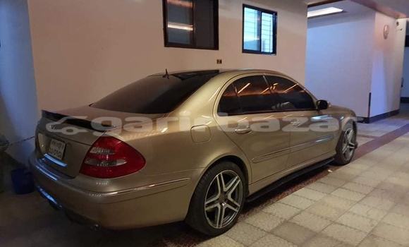 কেনা ব্যবহৃত Mercedes-Benz E–Class Gold গাড়ী মধ্যে ঢাকা মধ্যে Dhaka কেনা ব্যবহৃত Mercedes-Benz E–Class Gold গাড়ী মধ্যে ঢাকা মধ্যে Dhaka