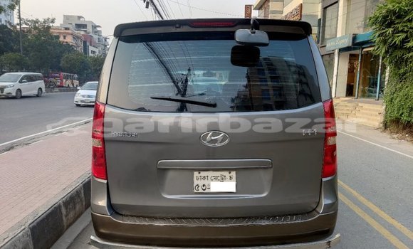 কেনা ব্যবহৃত Hyundai H1 Grey গাড়ী মধ্যে ঢাকা মধ্যে Dhaka কেনা ব্যবহৃত Hyundai H1 Grey গাড়ী মধ্যে ঢাকা মধ্যে Dhaka