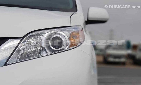 Buy Import 2015 Toyota Sienna in Import - Dubai, Bandarban Buy Import 2015 Toyota Sienna in Import - Dubai, Bandarban