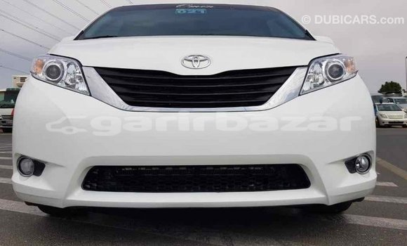 Buy Import 2015 Toyota Sienna in Import - Dubai, Bandarban Buy Import 2015 Toyota Sienna in Import - Dubai, Bandarban