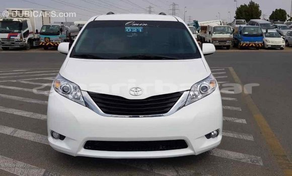 Buy Import 2015 Toyota Sienna in Import - Dubai, Bandarban Buy Import 2015 Toyota Sienna in Import - Dubai, Bandarban