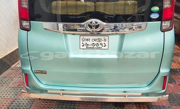 Buy Used 2016 Toyota Noah in Dhaka, Dhaka Buy Used 2016 Toyota Noah in Dhaka, Dhaka