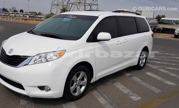 Buy Import 2015 Toyota Sienna in Import - Dubai, Bandarban Buy Import 2015 Toyota Sienna in Import - Dubai, Bandarban