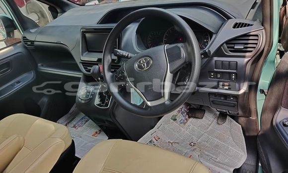 Buy Used 2016 Toyota Noah in Dhaka, Dhaka Buy Used 2016 Toyota Noah in Dhaka, Dhaka
