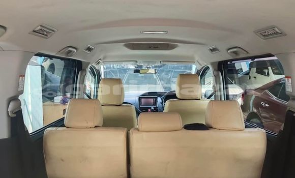 Buy Used 2016 Toyota Noah in Dhaka, Dhaka Buy Used 2016 Toyota Noah in Dhaka, Dhaka
