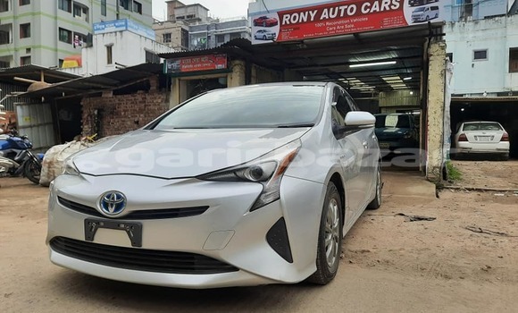 Buy Import 2016 Toyota Prius in Dhaka, Dhaka Buy Import 2016 Toyota Prius in Dhaka, Dhaka