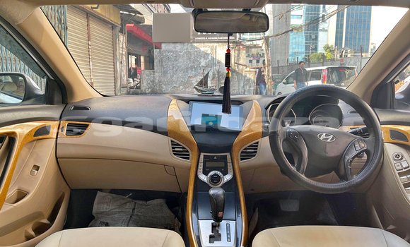 কিনুন ব্যবহৃত Hyundai গাড়ী কিনুন ব্যবহৃত Hyundai গাড়ী