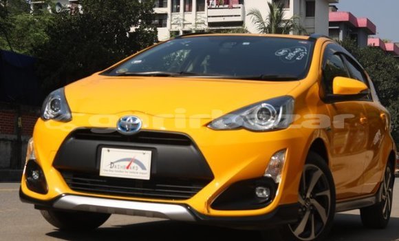 কেনা আমদানি Toyota Aqua Yellow গাড়ী মধ্যে ঢাকা মধ্যে Dhaka কেনা আমদানি Toyota Aqua Yellow গাড়ী মধ্যে ঢাকা মধ্যে Dhaka