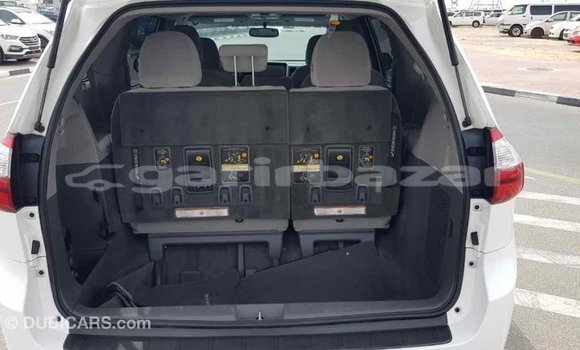 Buy Import 2015 Toyota Sienna in Import - Dubai, Bandarban Buy Import 2015 Toyota Sienna in Import - Dubai, Bandarban
