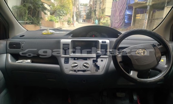 Buy Used 2003 Toyota Raum in Dhaka, Dhaka Buy Used 2003 Toyota Raum in Dhaka, Dhaka