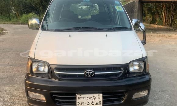 Buy Used 2006 Toyota Noah in Dhaka, Dhaka Buy Used 2006 Toyota Noah in Dhaka, Dhaka