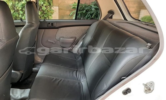 কিনুন ব্যবহৃত Toyota গাড়ী কিনুন ব্যবহৃত Toyota গাড়ী