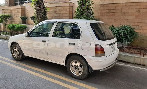 কিনুন ব্যবহৃত Toyota গাড়ী কিনুন ব্যবহৃত Toyota গাড়ী