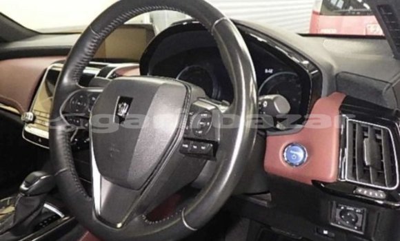 কেনা আমদানি Toyota Crown RS Hybrid Silver গাড়ী মধ্যে ঢাকা মধ্যে Dhaka কেনা আমদানি Toyota Crown RS Hybrid Silver গাড়ী মধ্যে ঢাকা মধ্যে Dhaka