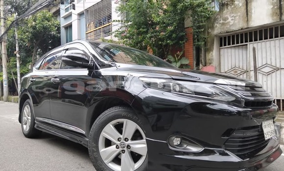 Buy Used 2014 Toyota Harrier in Dhaka, Dhaka Buy Used 2014 Toyota Harrier in Dhaka, Dhaka