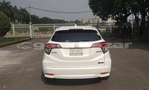 Buy Used 2014 Honda Vezel in Dhaka, Dhaka Buy Used 2014 Honda Vezel in Dhaka, Dhaka