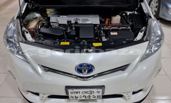 Buy Used 2013 Toyota Prius in Dhaka, Dhaka Buy Used 2013 Toyota Prius in Dhaka, Dhaka