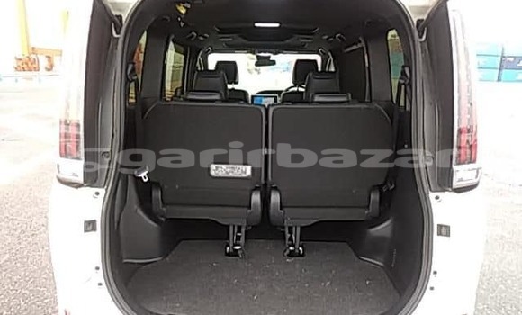 Buy Import 2017 Toyota Esquire in Dhaka, Dhaka Buy Import 2017 Toyota Esquire in Dhaka, Dhaka