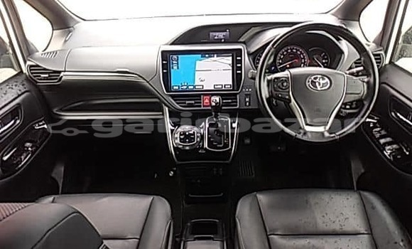 Buy Import 2017 Toyota Esquire in Dhaka, Dhaka Buy Import 2017 Toyota Esquire in Dhaka, Dhaka
