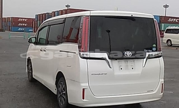 Buy Import 2017 Toyota Esquire in Dhaka, Dhaka Buy Import 2017 Toyota Esquire in Dhaka, Dhaka