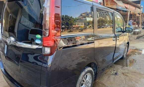 কিনুন আমদানি Toyota গাড়ী কিনুন আমদানি Toyota গাড়ী