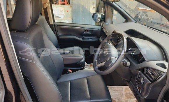কিনুন আমদানি Toyota গাড়ী কিনুন আমদানি Toyota গাড়ী