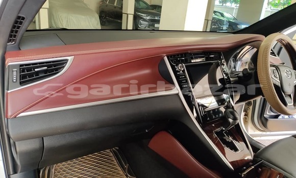 Buy Used 2015 Toyota Harrier in Dhaka, Dhaka Buy Used 2015 Toyota Harrier in Dhaka, Dhaka