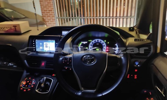 Buy Used 2014 Toyota Noah in Dhaka, Dhaka Buy Used 2014 Toyota Noah in Dhaka, Dhaka