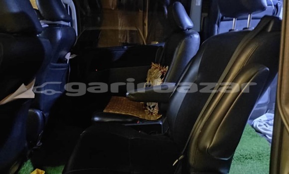 Buy Used 2014 Toyota Noah in Dhaka, Dhaka Buy Used 2014 Toyota Noah in Dhaka, Dhaka