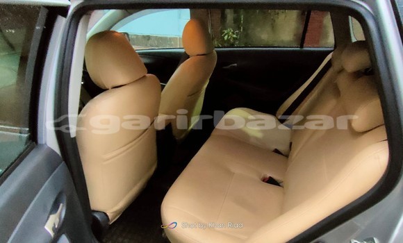 কিনুন ব্যবহৃত Toyota গাড়ী কিনুন ব্যবহৃত Toyota গাড়ী