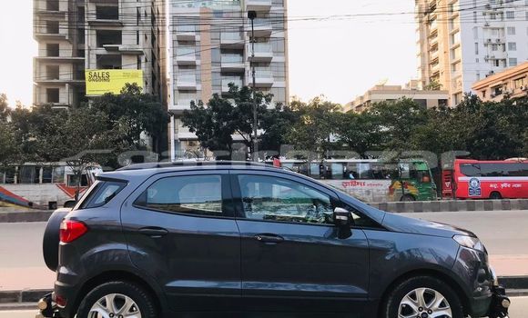 কিনুন ব্যবহৃত Ford গাড়ী কিনুন ব্যবহৃত Ford গাড়ী