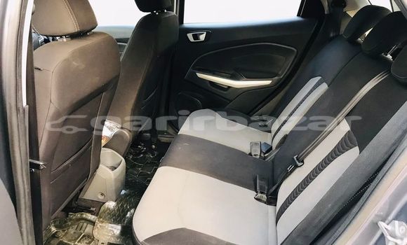 কিনুন ব্যবহৃত Ford গাড়ী কিনুন ব্যবহৃত Ford গাড়ী