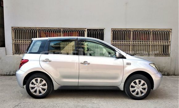 Buy Used 2005 Toyota IST in Dhaka, Dhaka Buy Used 2005 Toyota IST in Dhaka, Dhaka