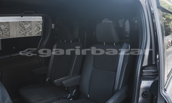 Buy Used 2018 Toyota Noah in Dhaka, Dhaka Buy Used 2018 Toyota Noah in Dhaka, Dhaka