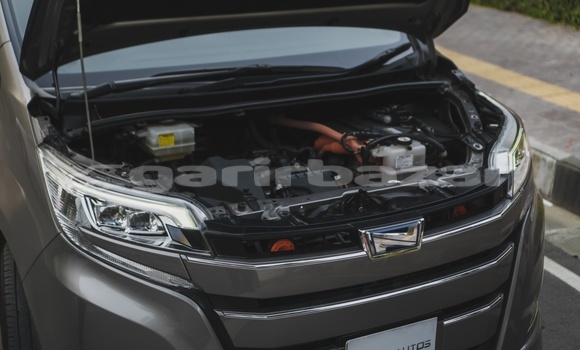 Buy Used 2018 Toyota Noah in Dhaka, Dhaka Buy Used 2018 Toyota Noah in Dhaka, Dhaka