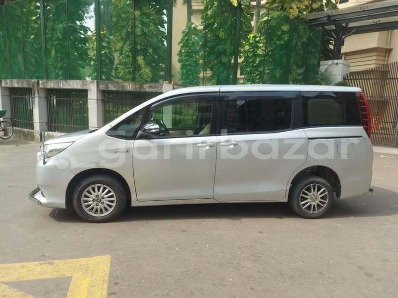 Big with watermark toyota noah dhaka dhaka 34591