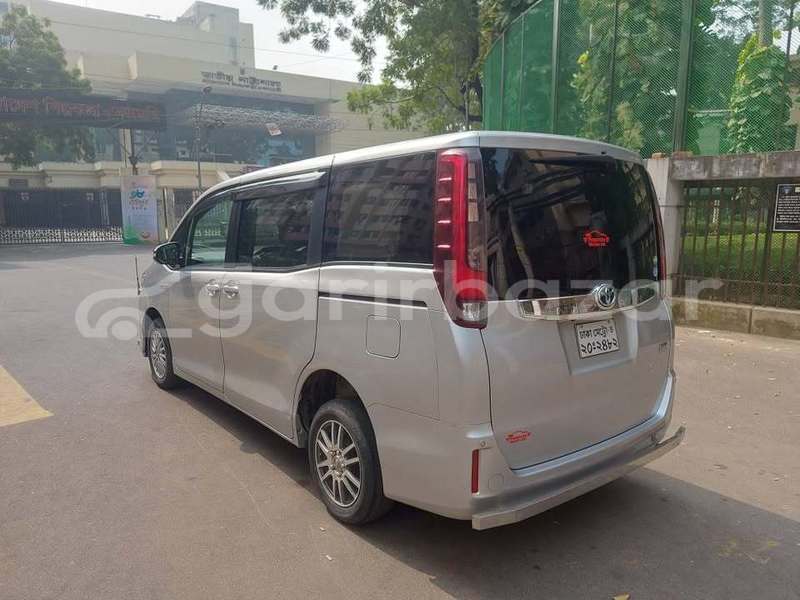 Big with watermark toyota noah dhaka dhaka 34591