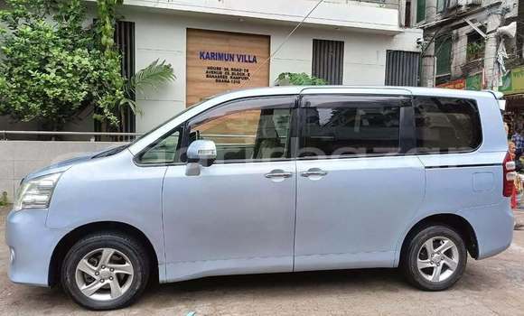 কেনা ব্যবহৃত Toyota Noah x smart Blue গাড়ী মধ্যে ঢাকা মধ্যে Dhaka কেনা ব্যবহৃত Toyota Noah x smart Blue গাড়ী মধ্যে ঢাকা মধ্যে Dhaka