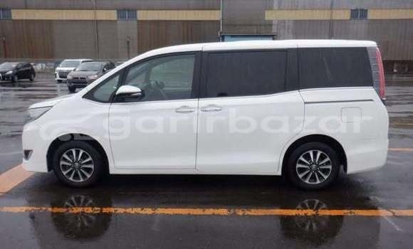 Buy Used 2019 Toyota Esquire in Dhaka, Dhaka Buy Used 2019 Toyota Esquire in Dhaka, Dhaka