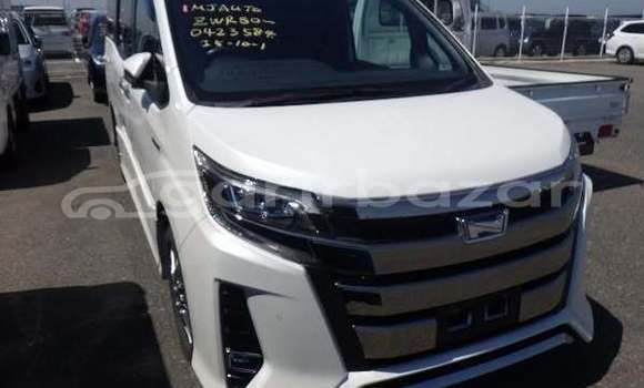 Buy Used 2019 Toyota Esquire in Dhaka, Dhaka Buy Used 2019 Toyota Esquire in Dhaka, Dhaka