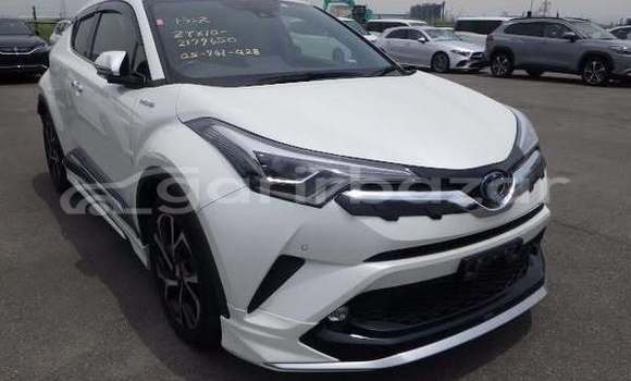 Buy Used 2019 Toyota Ch-r in Dhaka, Dhaka Buy Used 2019 Toyota Ch-r in Dhaka, Dhaka