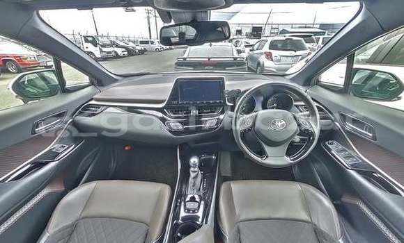 Buy Used 2019 Toyota Ch-r in Dhaka, Dhaka Buy Used 2019 Toyota Ch-r in Dhaka, Dhaka