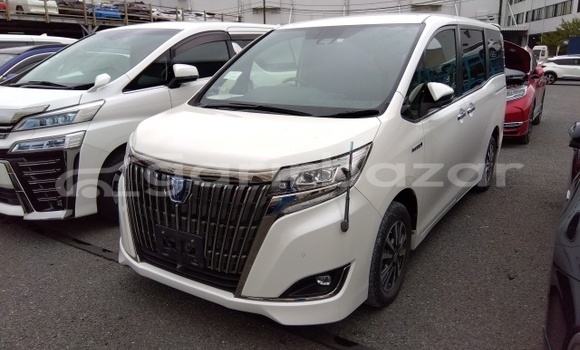 কেনা ব্যবহৃত Toyota Esquire White গাড়ী মধ্যে ঢাকা মধ্যে Dhaka কেনা ব্যবহৃত Toyota Esquire White গাড়ী মধ্যে ঢাকা মধ্যে Dhaka