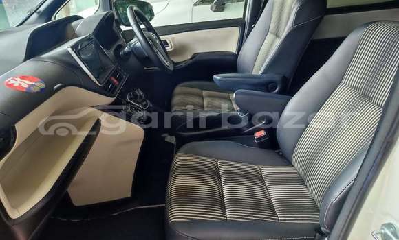 Buy Used 2019 Toyota Noah in Dhaka, Dhaka Buy Used 2019 Toyota Noah in Dhaka, Dhaka