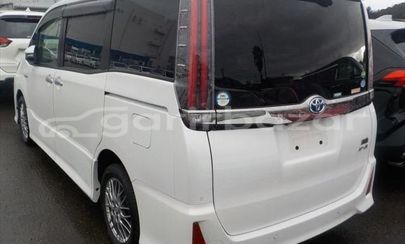 Buy Used 2019 Toyota Noah in Dhaka, Dhaka Buy Used 2019 Toyota Noah in Dhaka, Dhaka