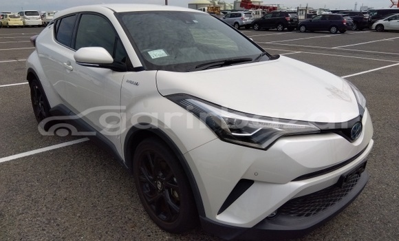 কেনা ব্যবহৃত Toyota C-HR White গাড়ী মধ্যে ঢাকা মধ্যে Dhaka কেনা ব্যবহৃত Toyota C-HR White গাড়ী মধ্যে ঢাকা মধ্যে Dhaka