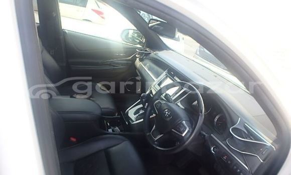 কেনা ব্যবহৃত Toyota Harrier White গাড়ী মধ্যে ঢাকা মধ্যে Dhaka কেনা ব্যবহৃত Toyota Harrier White গাড়ী মধ্যে ঢাকা মধ্যে Dhaka