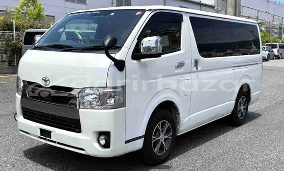 Buy Used 2020 Toyota Hiace in Dhaka, Dhaka Buy Used 2020 Toyota Hiace in Dhaka, Dhaka