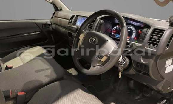 Buy Used 2020 Toyota Hiace in Dhaka, Dhaka Buy Used 2020 Toyota Hiace in Dhaka, Dhaka